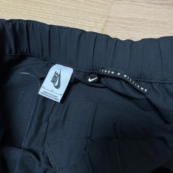 Like new Nike MMW 3-1 convertible pants - Picture 2 of 6